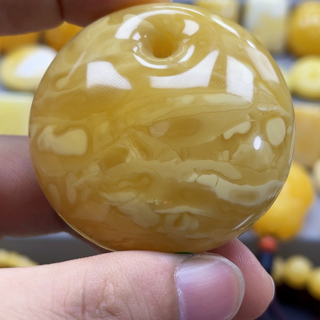 蜜蜡未镶嵌珠宝奇石