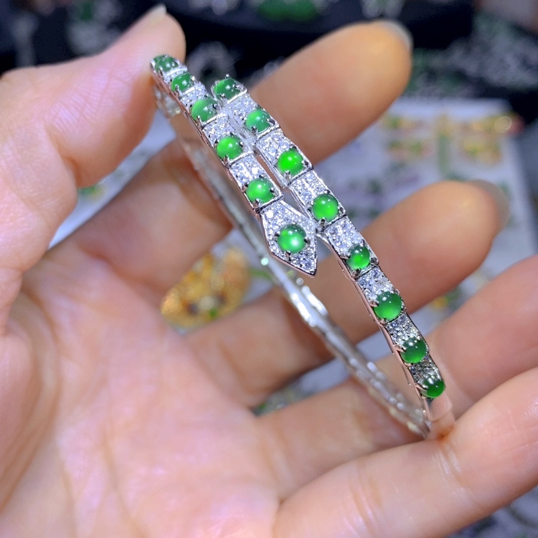 翡翠颈饰银S925镶嵌天然翡翠