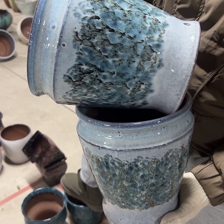 高度23厘米口20厘米