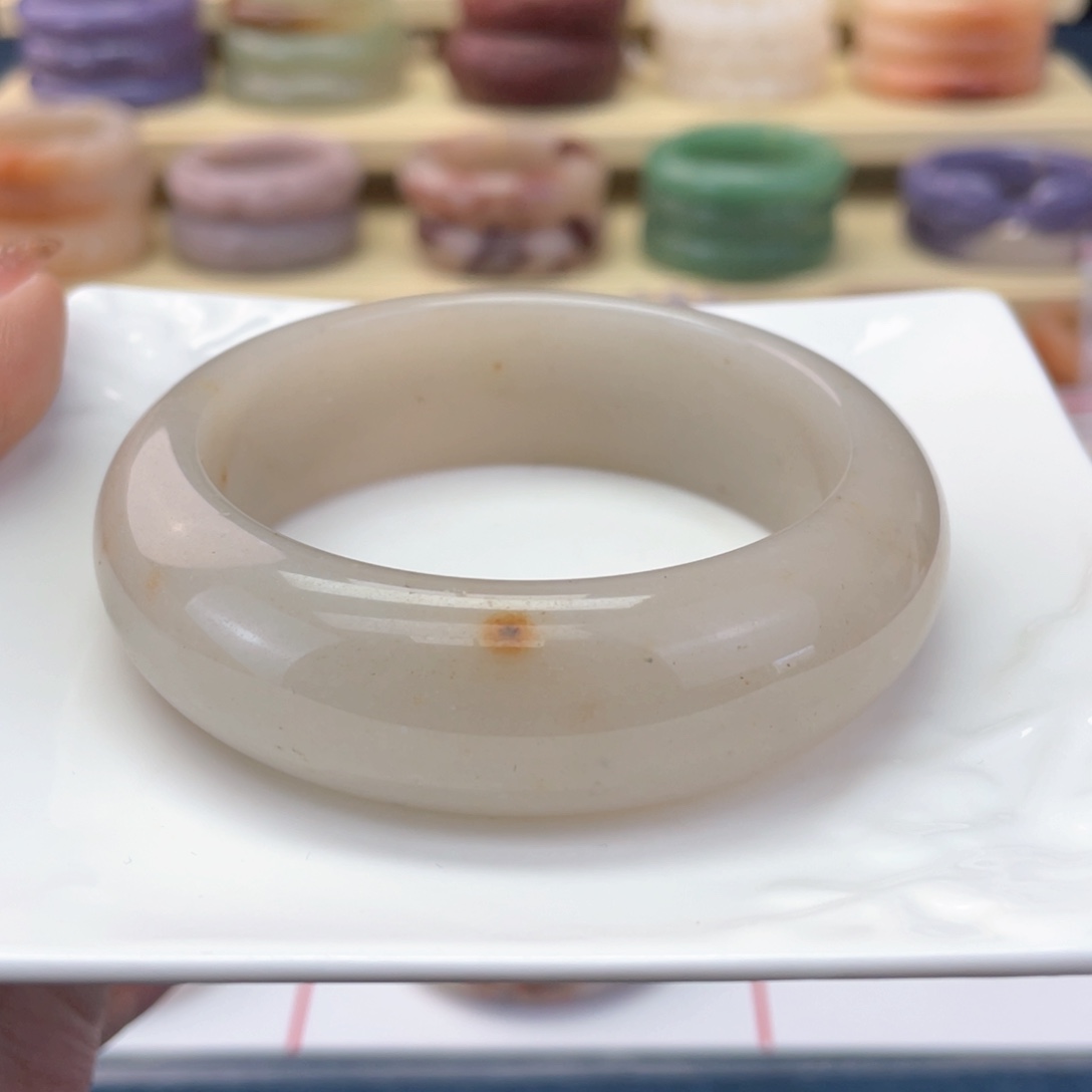 石英质玉未镶嵌手镯62