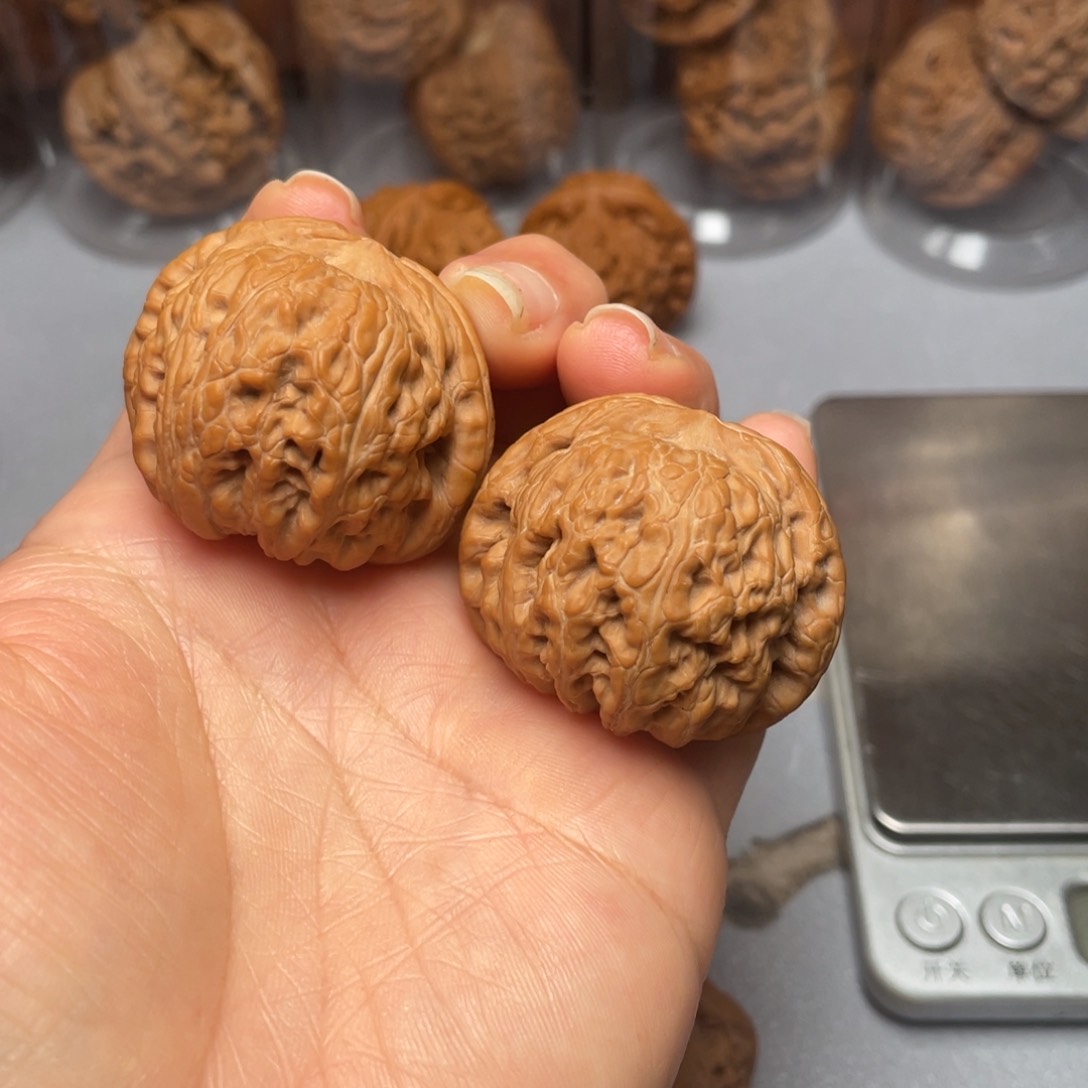 【闪购商品】文玩核桃吊坠-***学元宝………