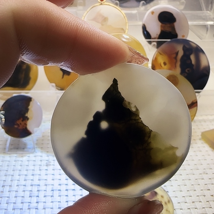 玛瑙/玉髓未镶嵌珠宝奇石