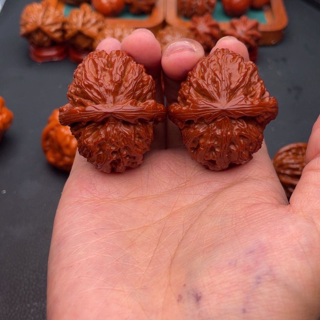 文玩核桃把件白狮子