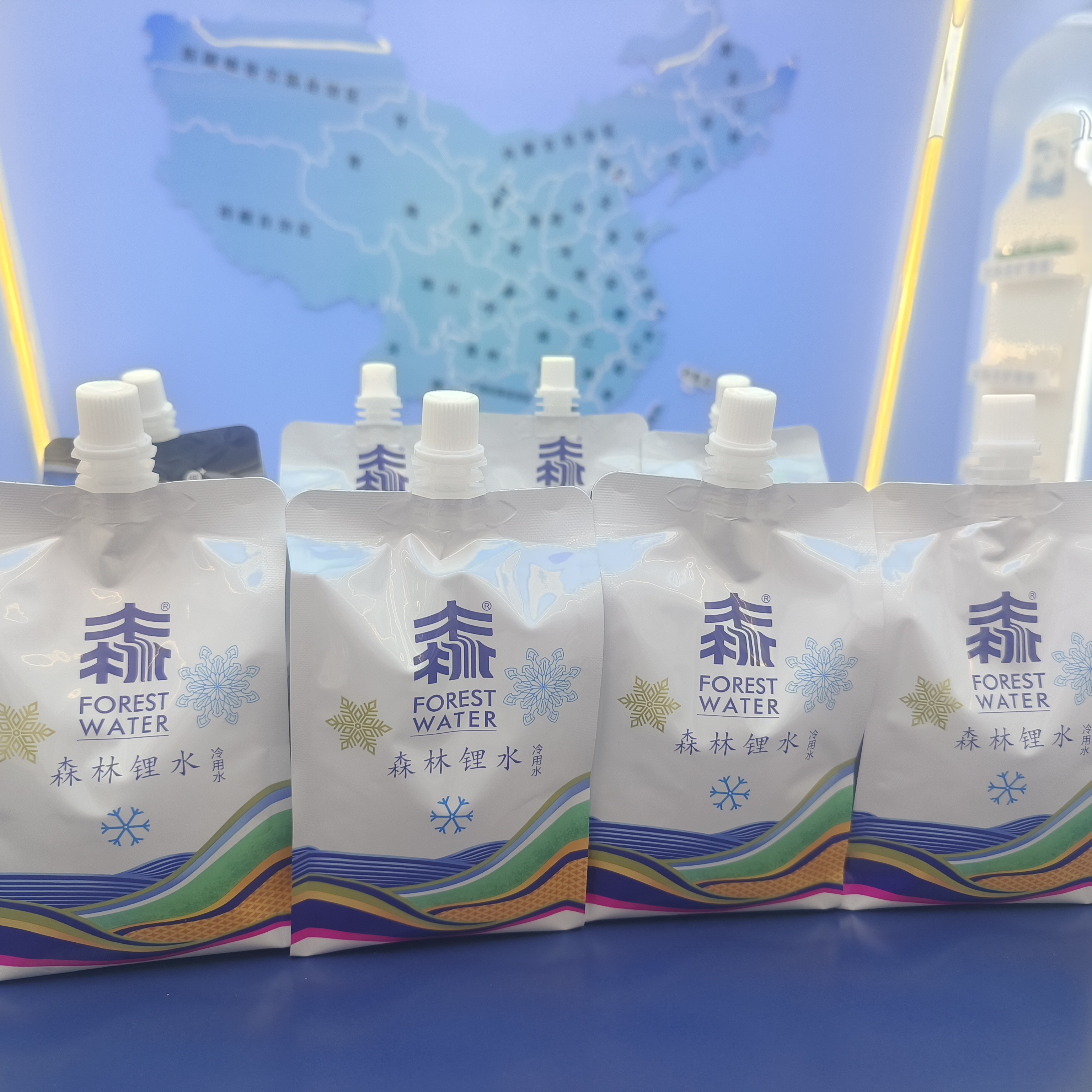 东北王森林锂水350ML袋装饮用水