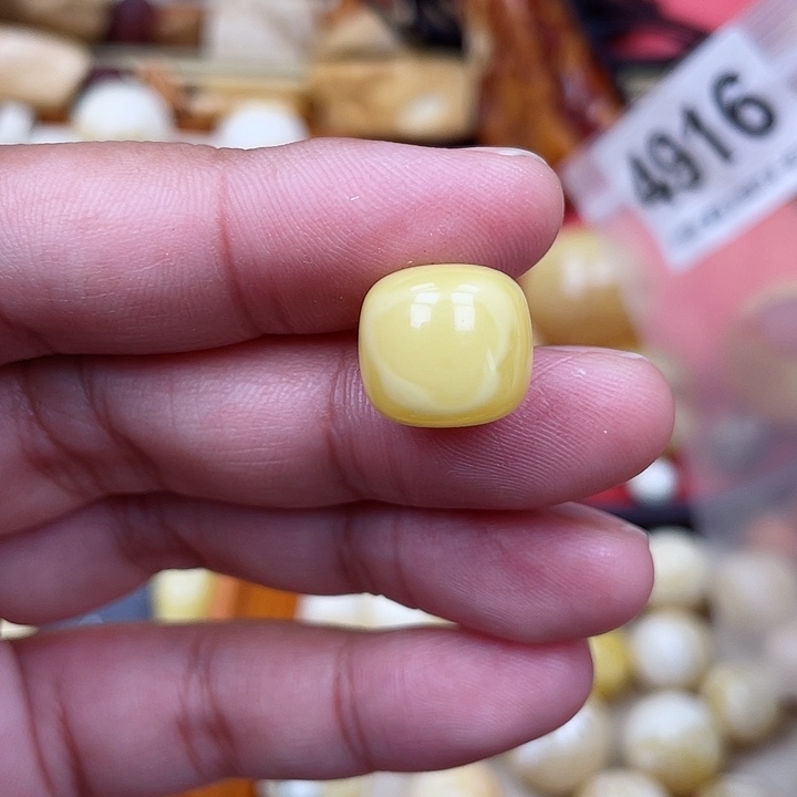 蜜蜡未镶嵌珠宝奇石13x12