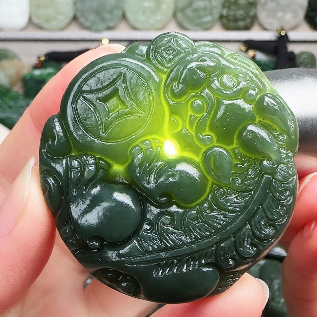 和田玉未镶嵌颈饰