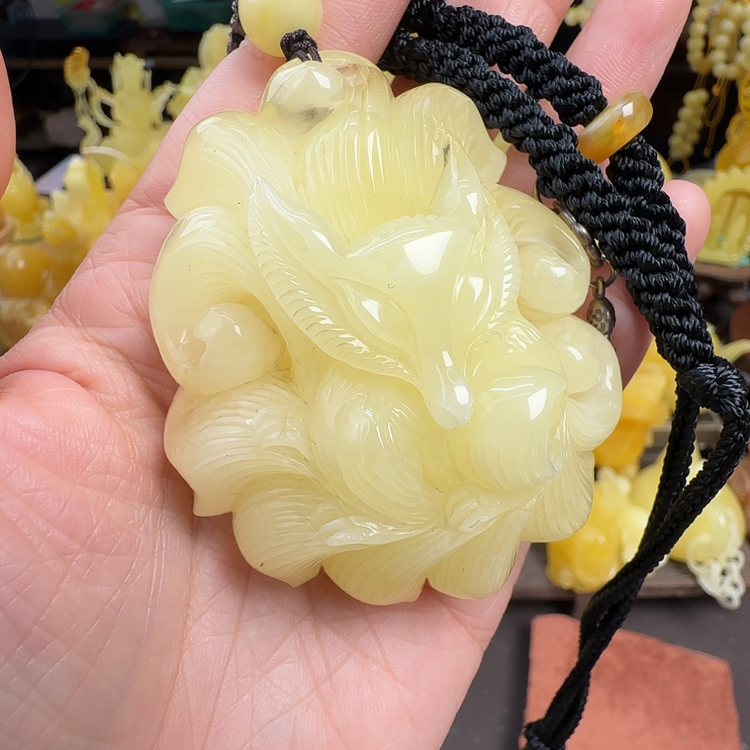 蜜蜡未镶嵌珠宝奇石