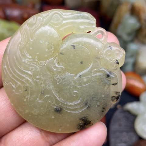 蛇纹石玉未镶嵌颈饰9