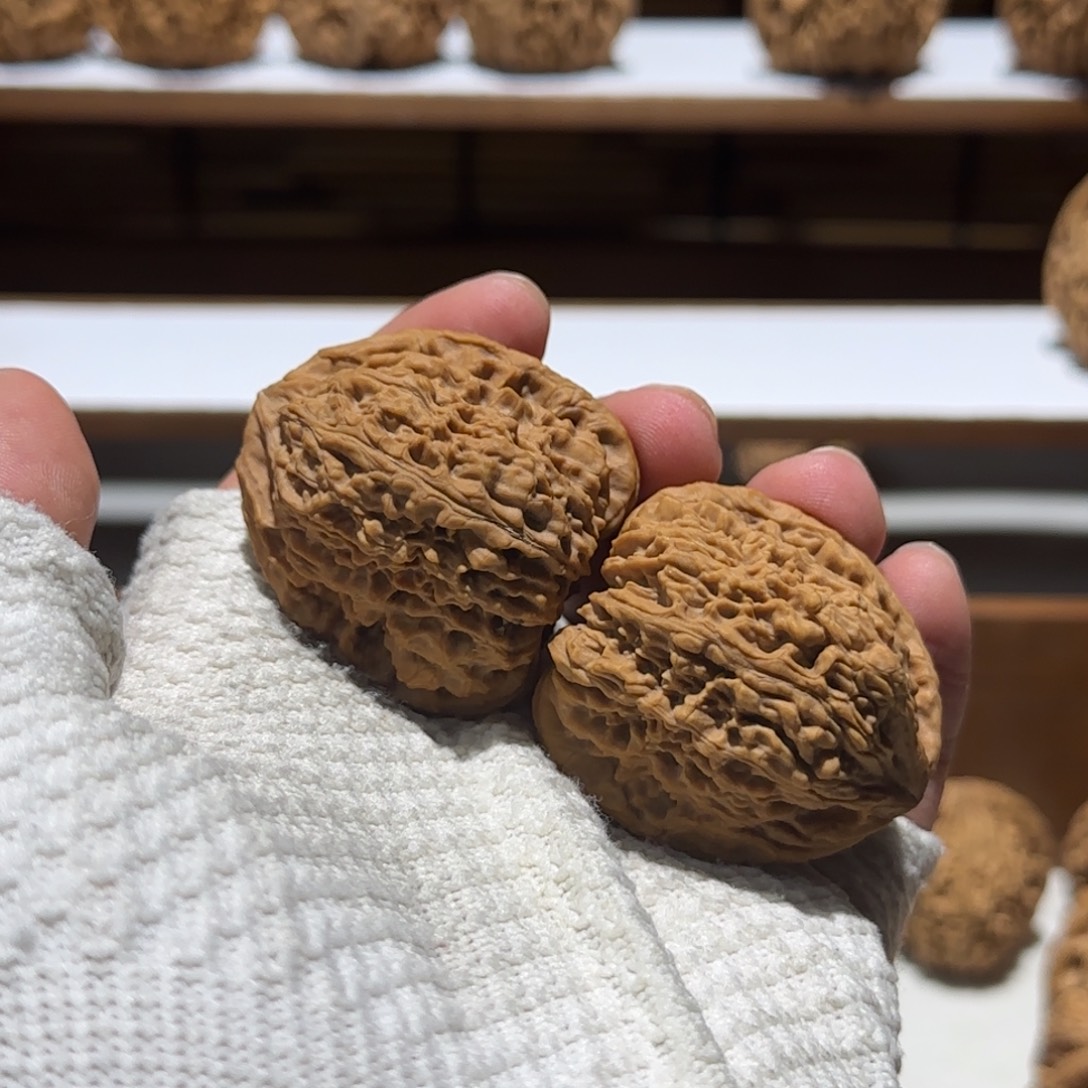 吊坠文玩核桃涿鹿拉丝蚂蚁纹南疆石