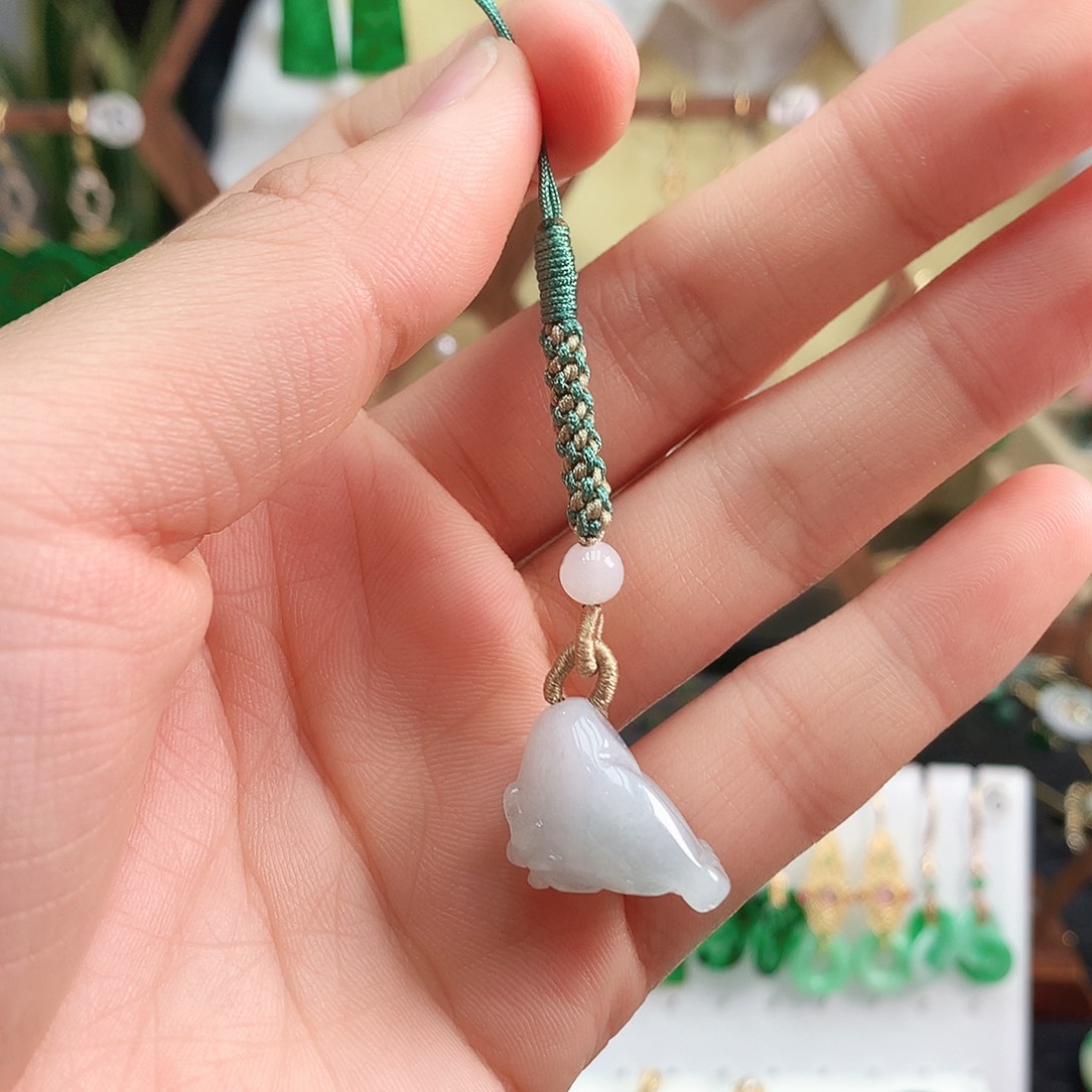 翡翠毛衣链未镶嵌吊坠