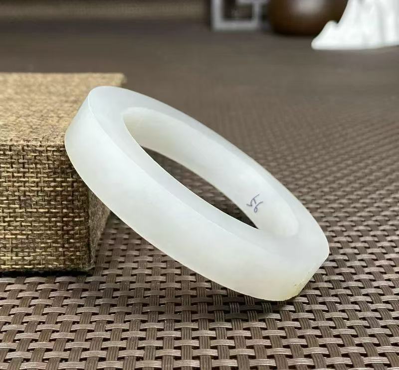 和田玉山料白玉手镯