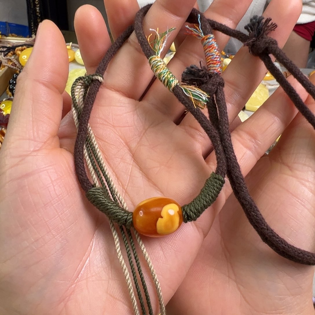 蜜蜡裸石未镶嵌蜜蜡