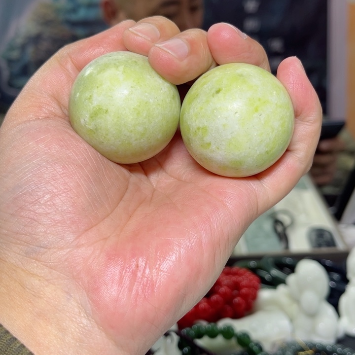 蛇纹石玉手球多样性发货未镶嵌