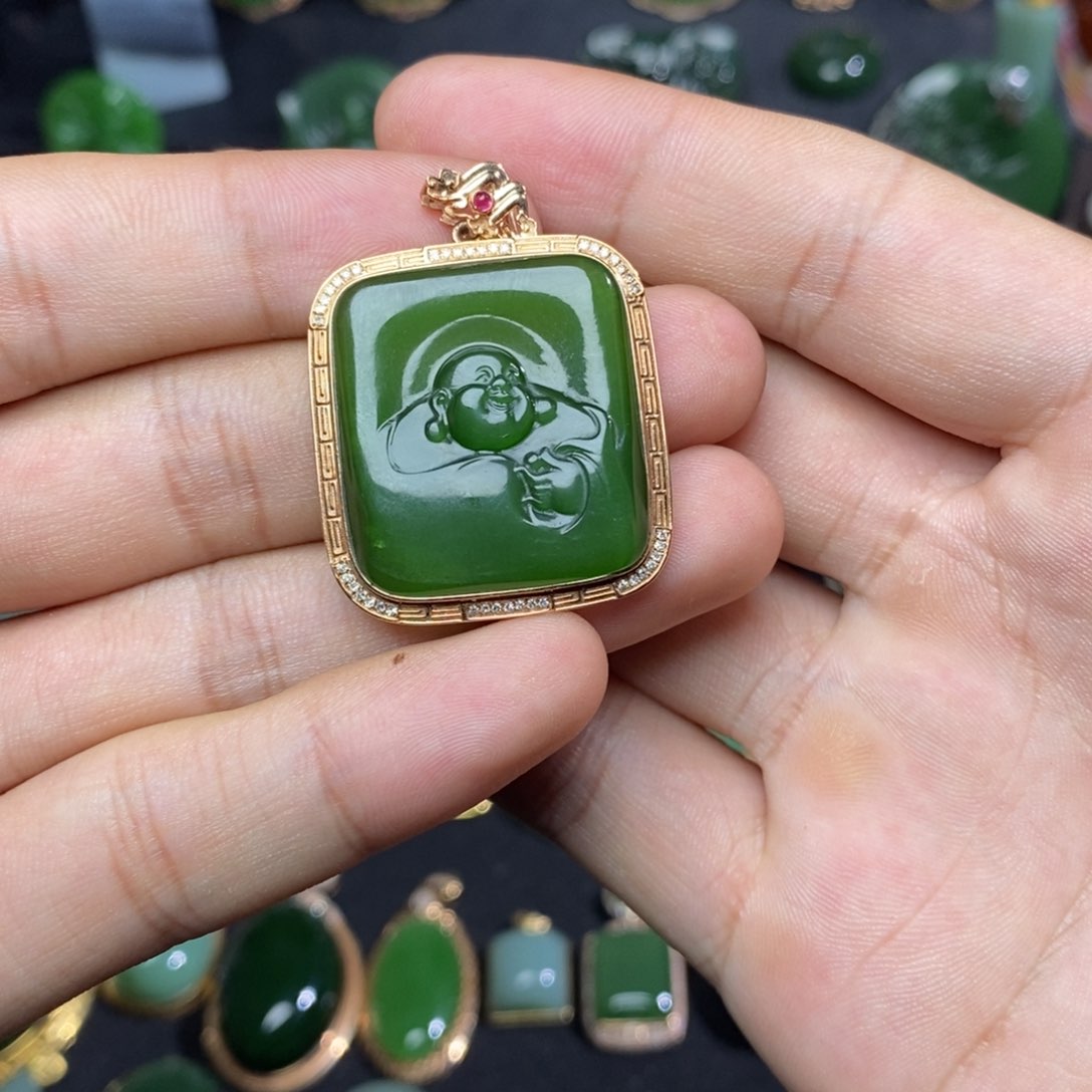 吊坠(不含链)18K金镶嵌和田玉（碧玉）