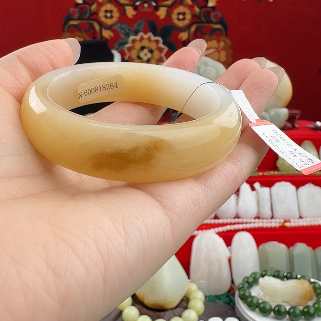 和田玉未镶嵌手镯