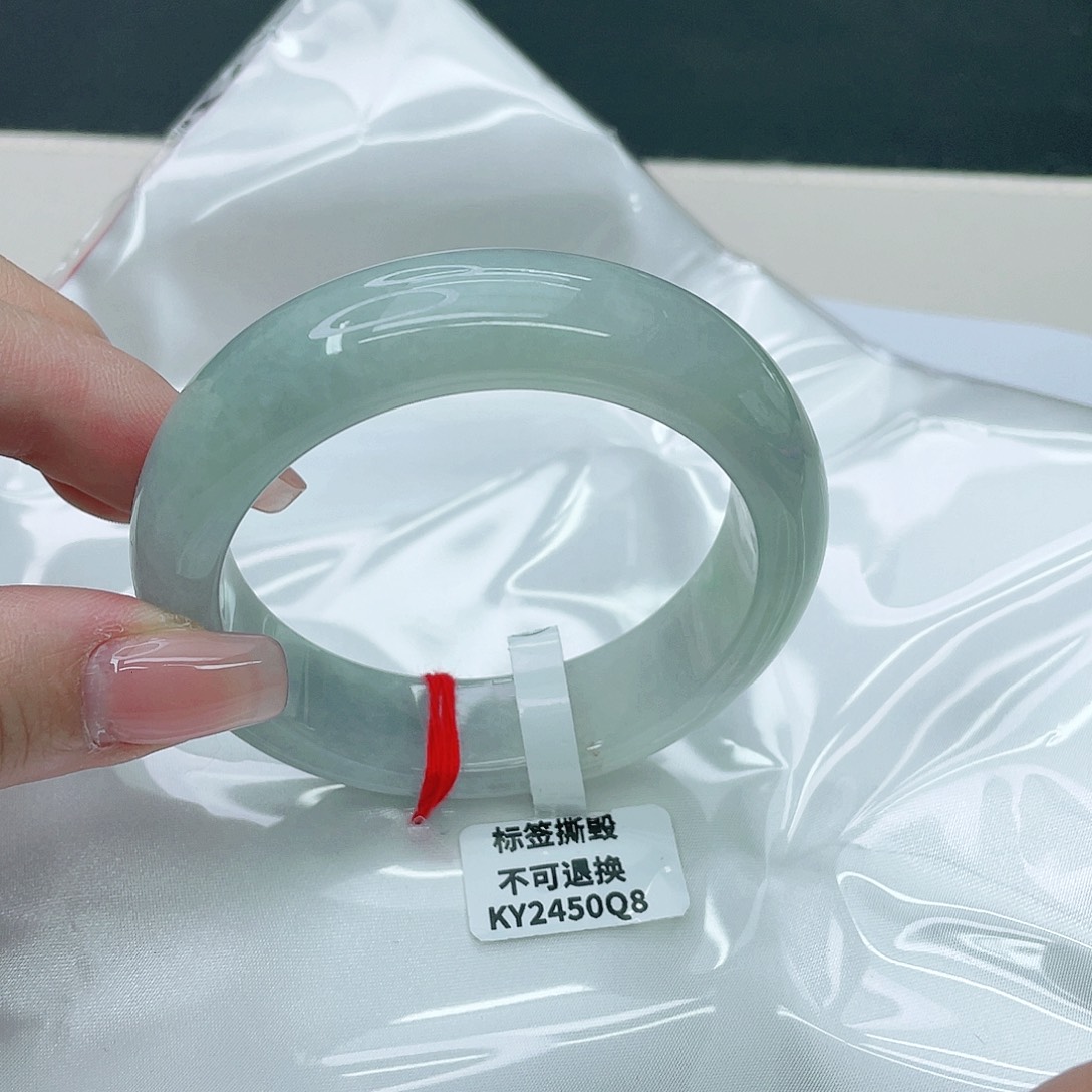 翡翠手镯未镶嵌正55
