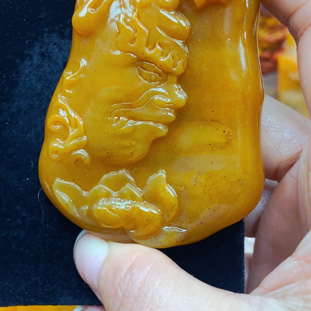 未镶嵌石英质玉（黄龙玉）吊坠(不含链)