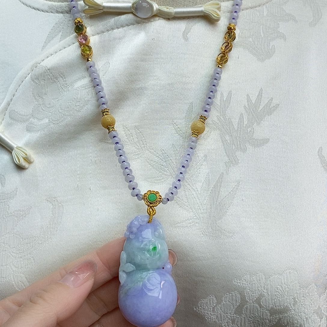 翡翠颈饰未镶嵌天然