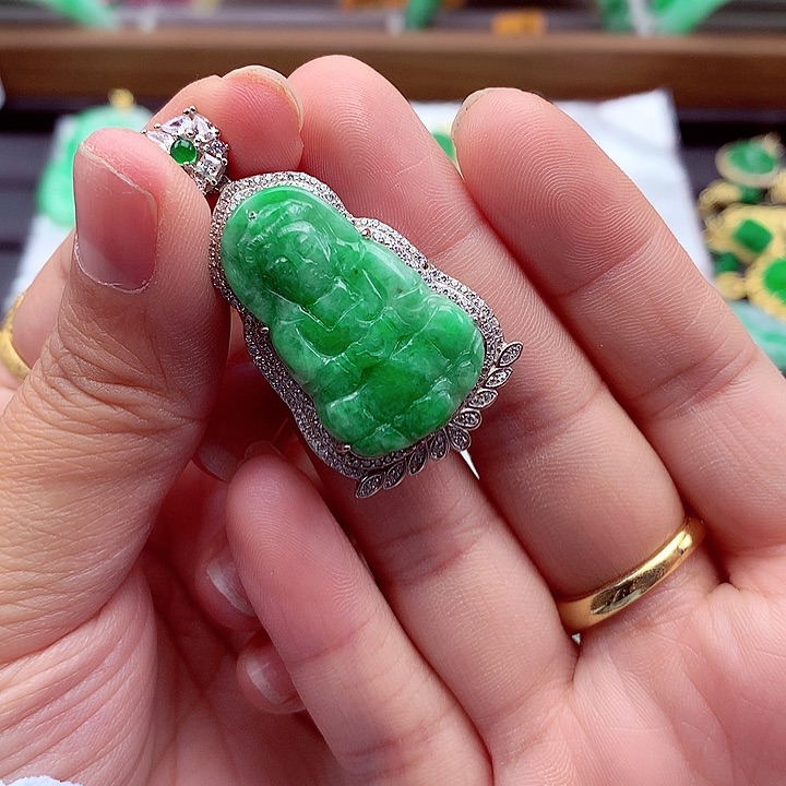 翡翠颈饰银S925镶嵌翡翠