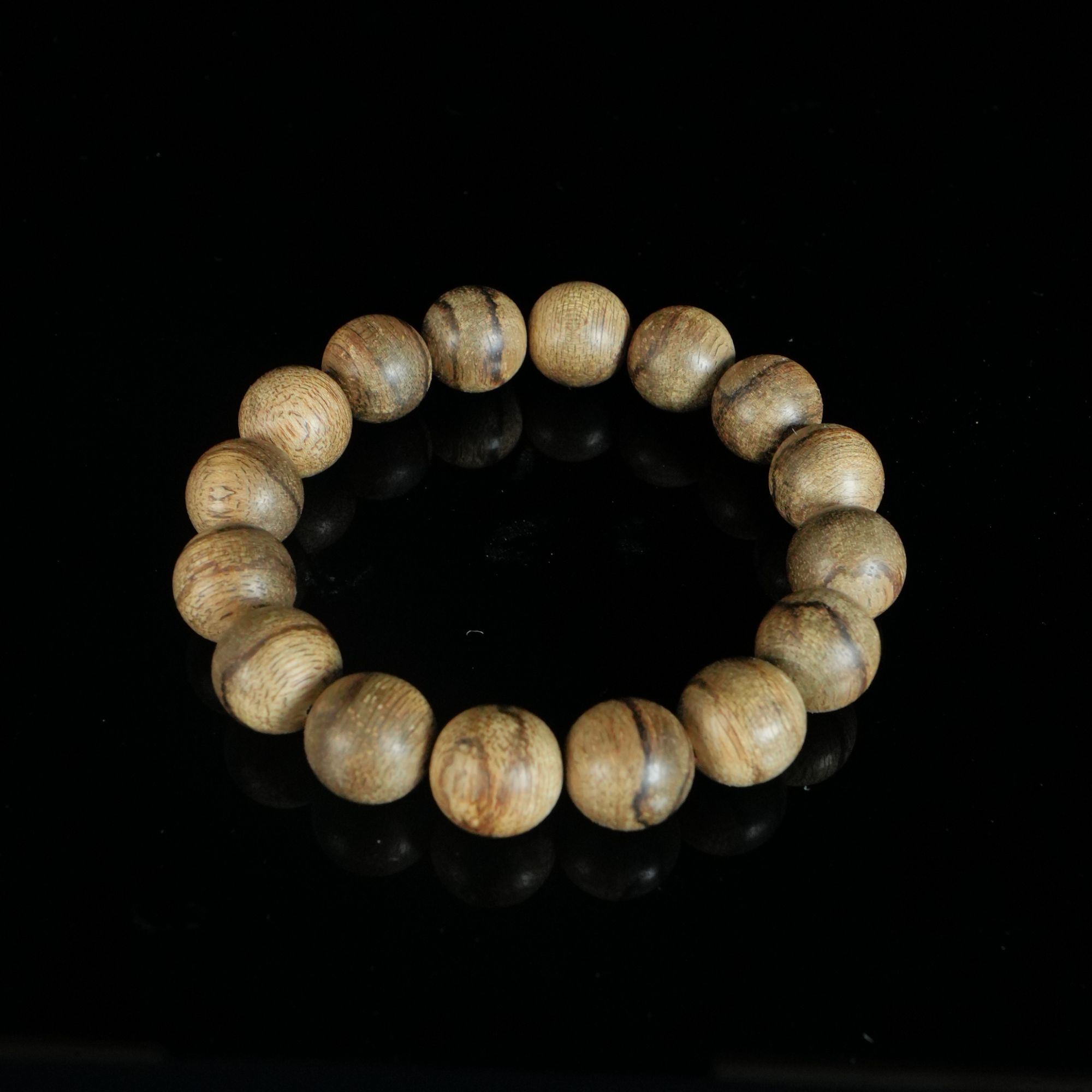 2569 马泥涝金丝虎皮纹老料沉香手串 1.29cm 12.47g