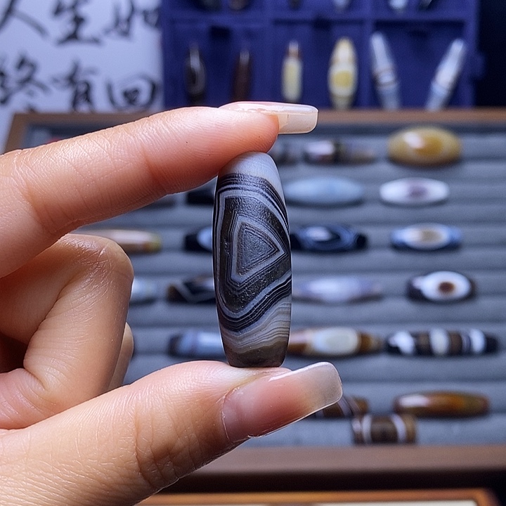 愿***。玛瑙/玉髓未镶嵌颈饰