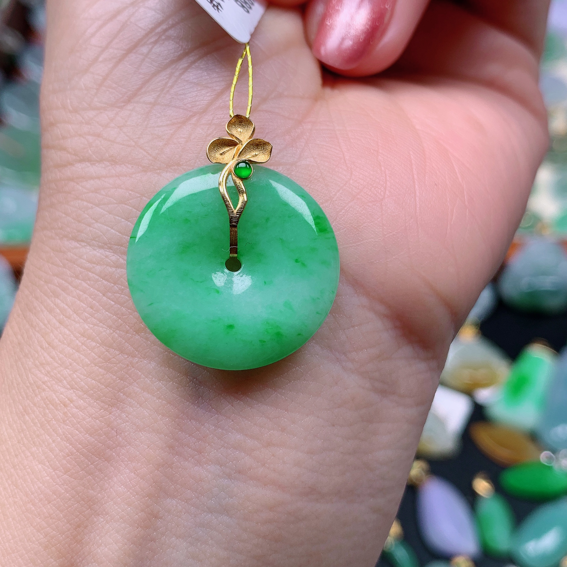 缅甸天然A货翡翠，飘绿平安扣 编号13/1229尺22.5-3.8