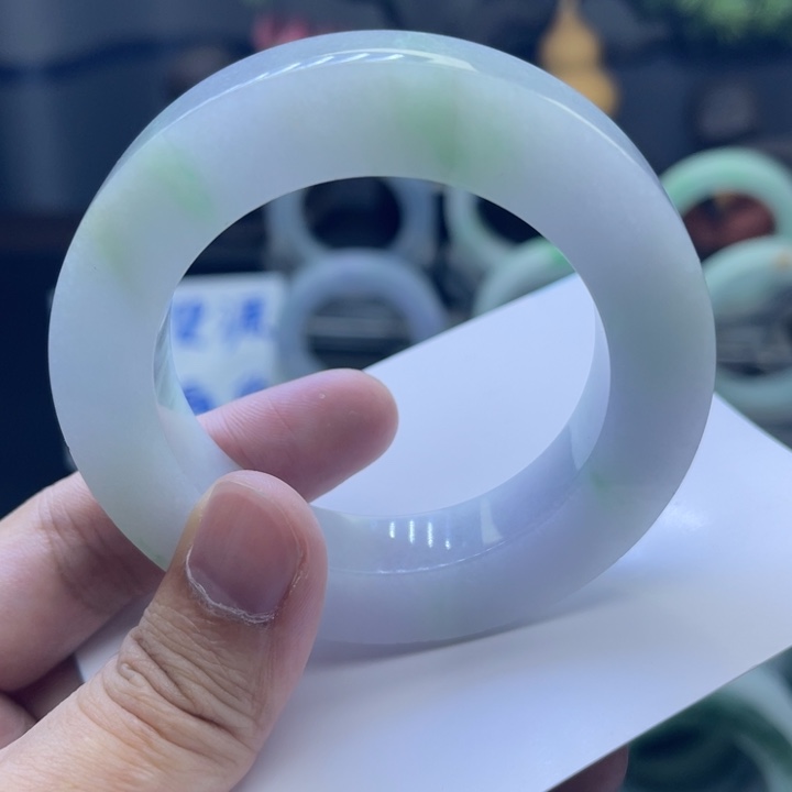 定制翡翠未镶嵌手镯