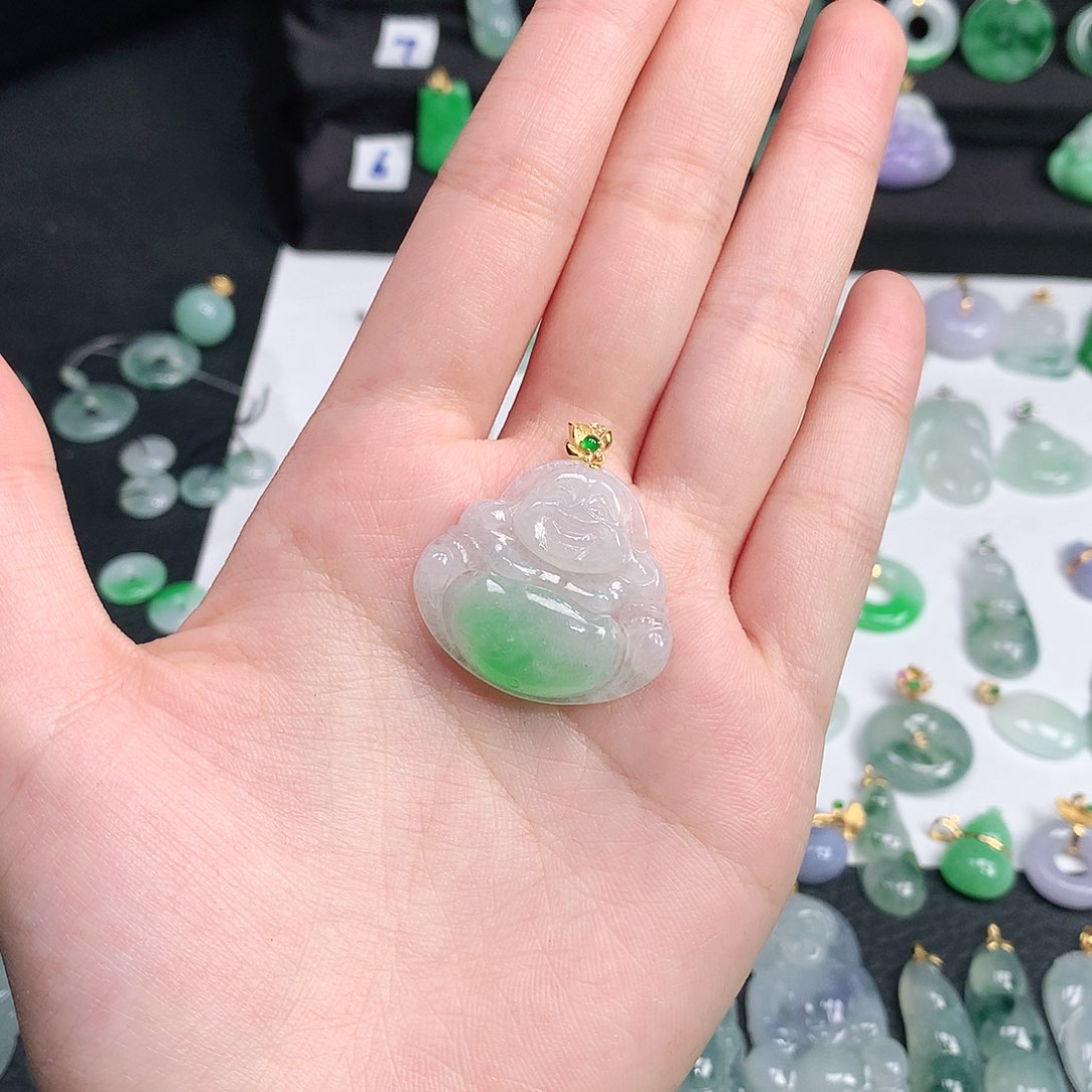 翡翠颈饰未镶嵌翡翠