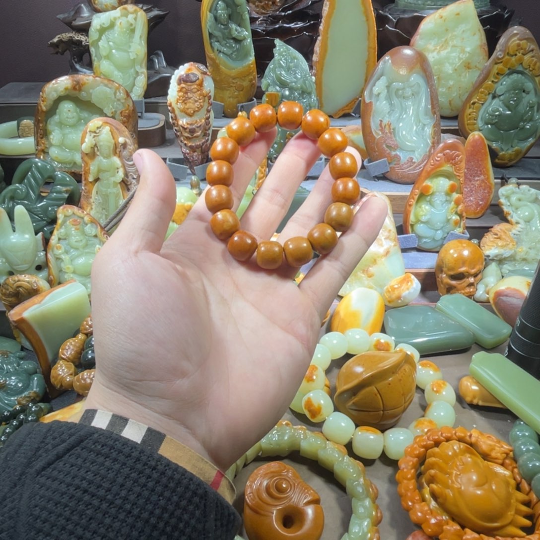 透闪石质玉未镶嵌珠宝奇石