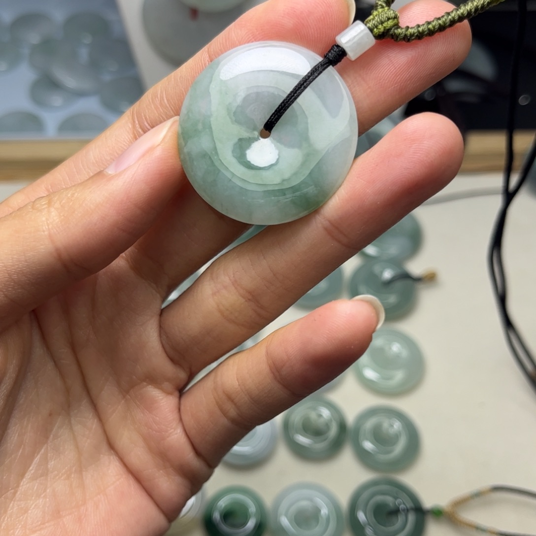 翡翠未镶嵌颈饰天然翡翠Ａ货