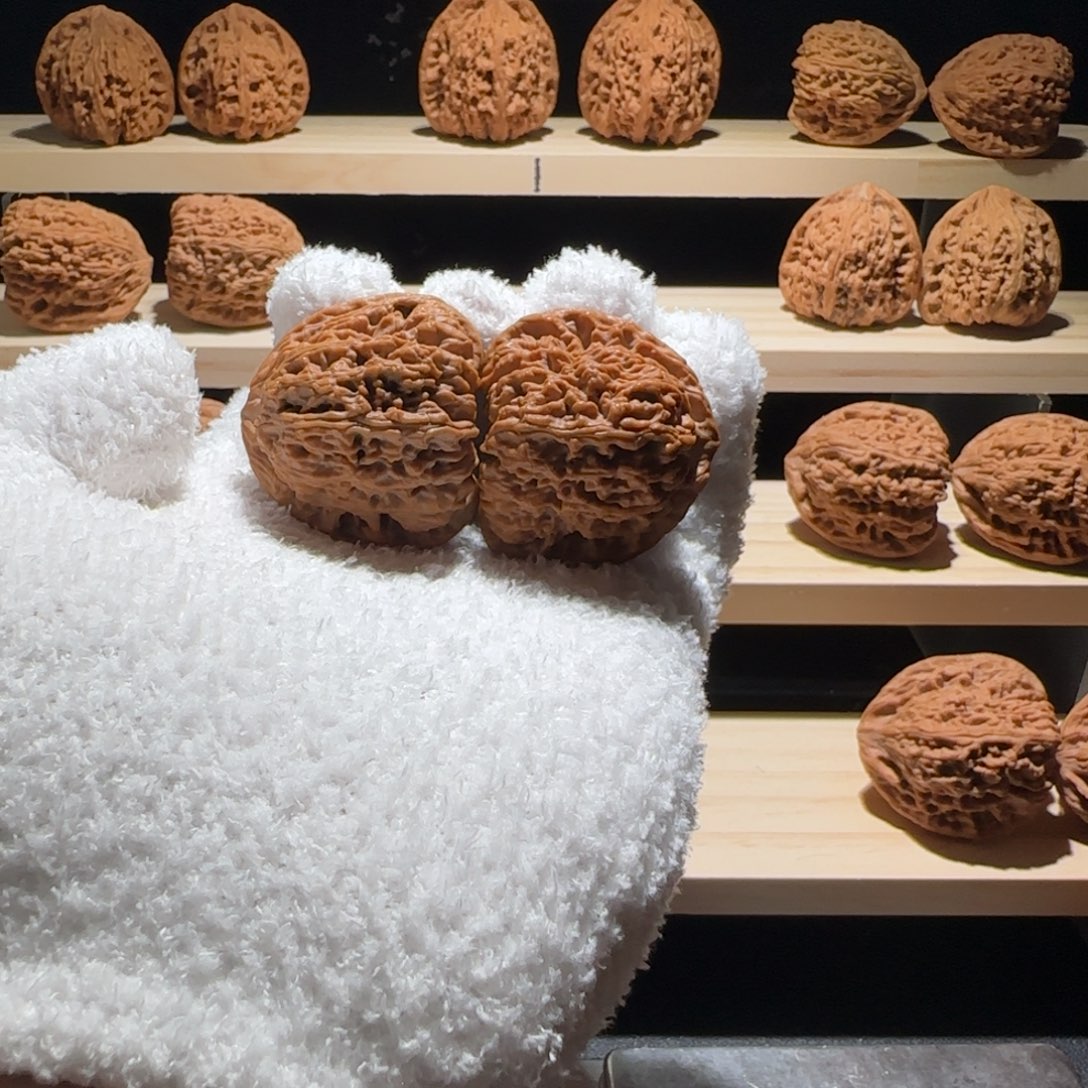 虚****吊坠文玩核桃40奥迪三角