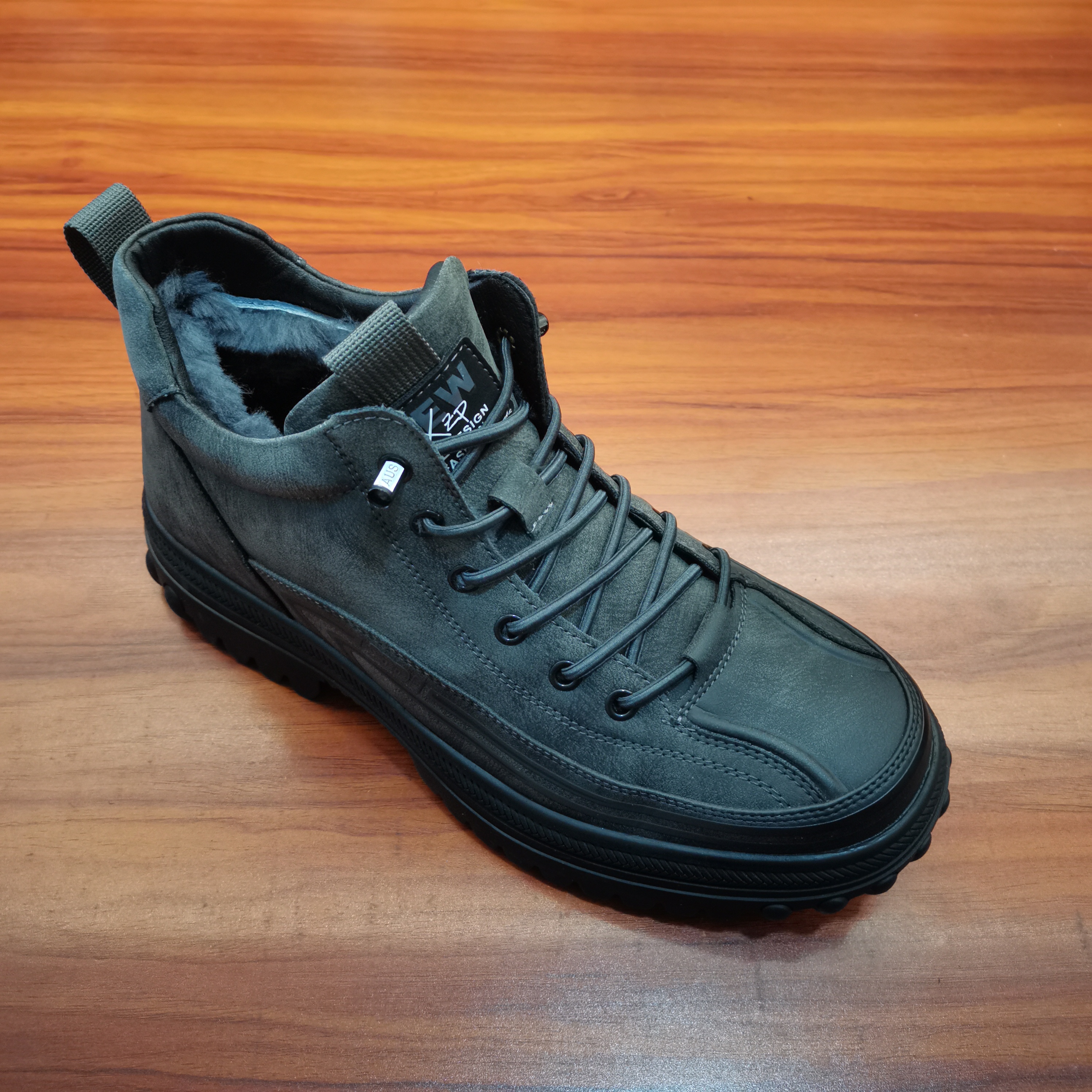 《加厚羊毛》皮毛一体，冬季保暖户外休闲皮鞋，皮鞋码下单