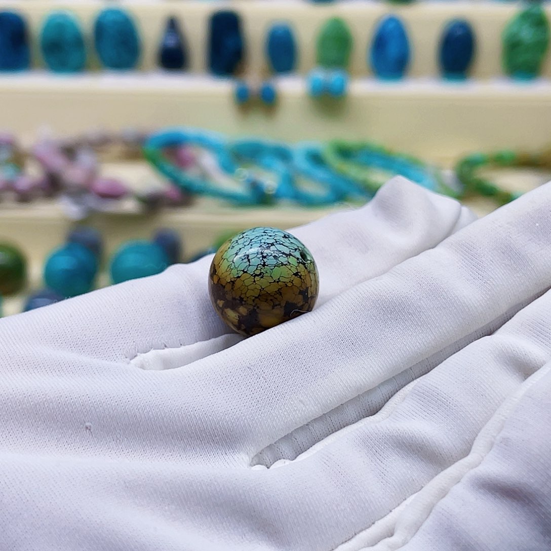 绿松石颈饰未镶嵌