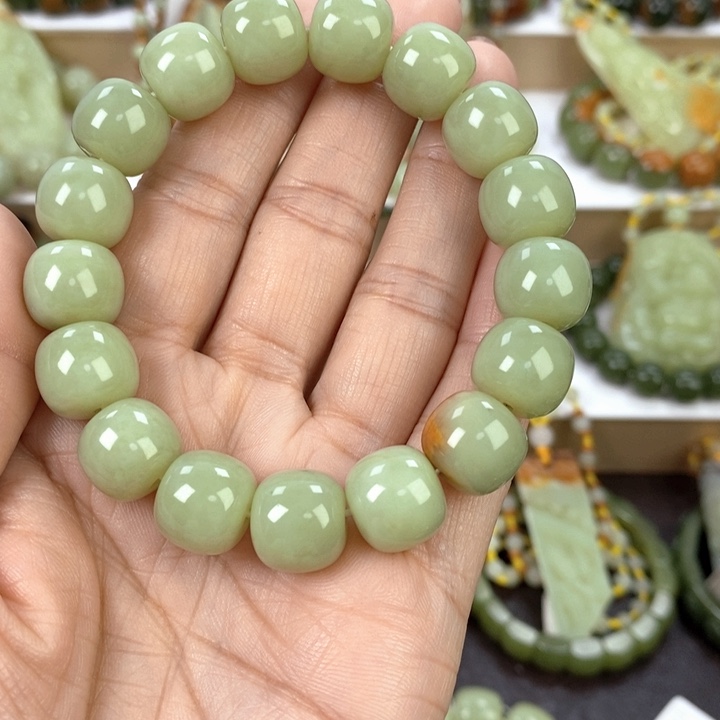 【闪购商品】透闪石质玉手串未镶嵌九****x