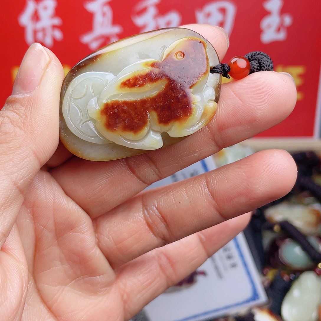 和田玉颈饰未镶嵌