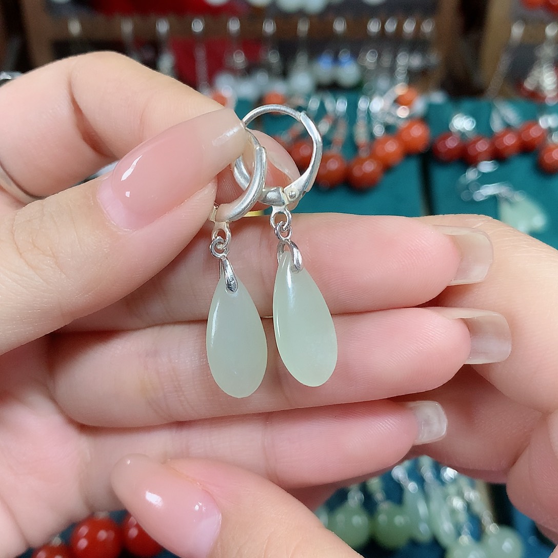 和田玉耳饰银S925镶嵌水滴