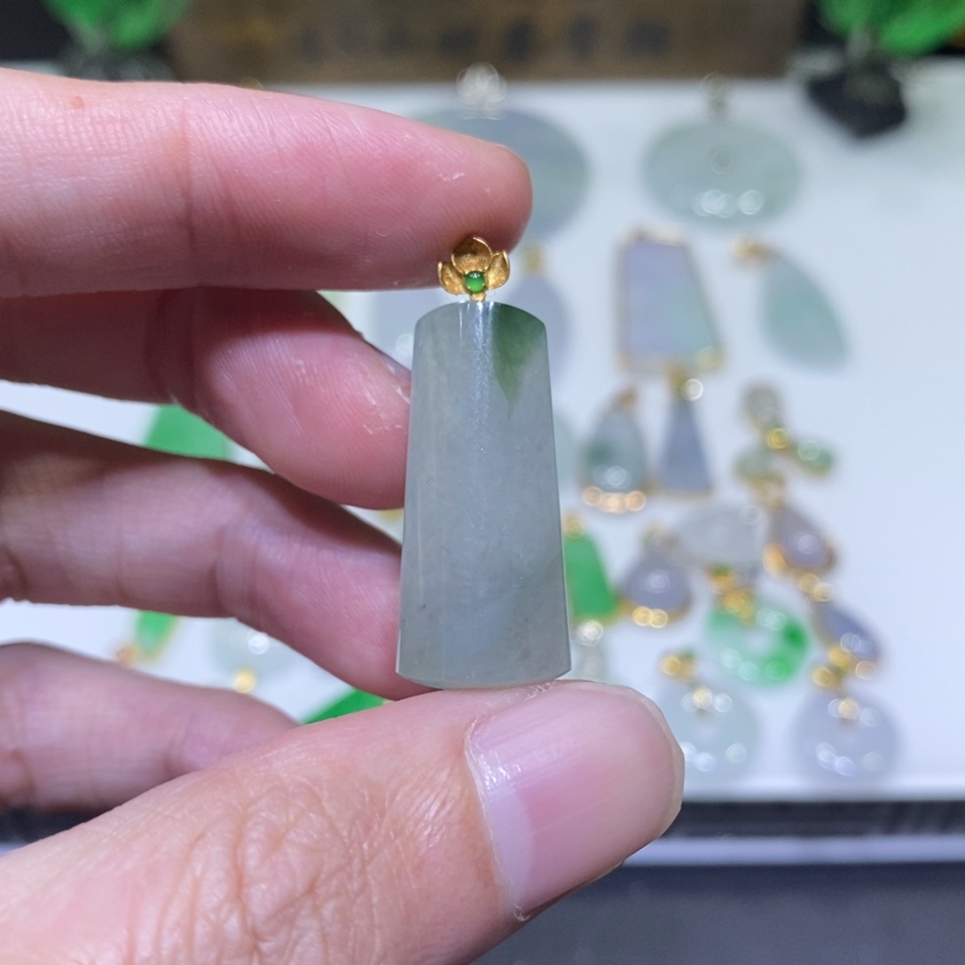 翡翠18K金镶嵌吊坠(不含链)