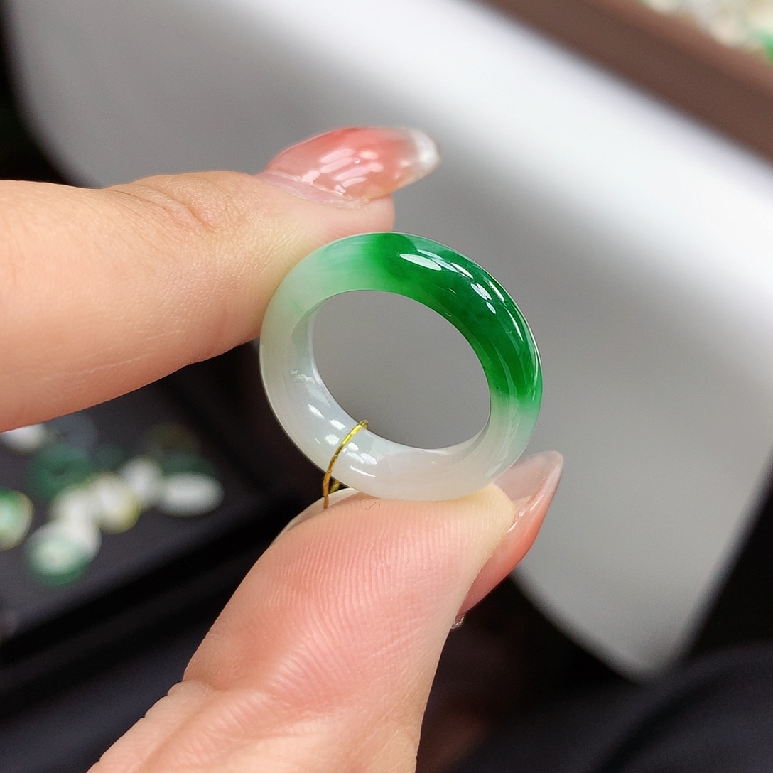 翡翠戒指未镶嵌10.11号