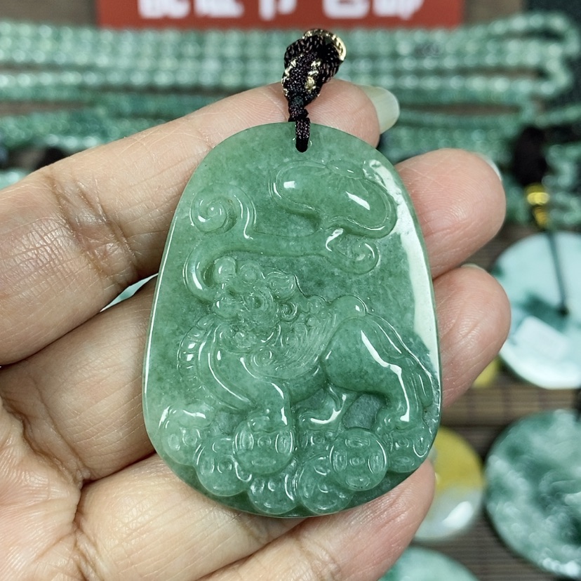 【闪购商品】翡翠颈饰未镶嵌玉吊坠翡翠玉飞天貔貅牌