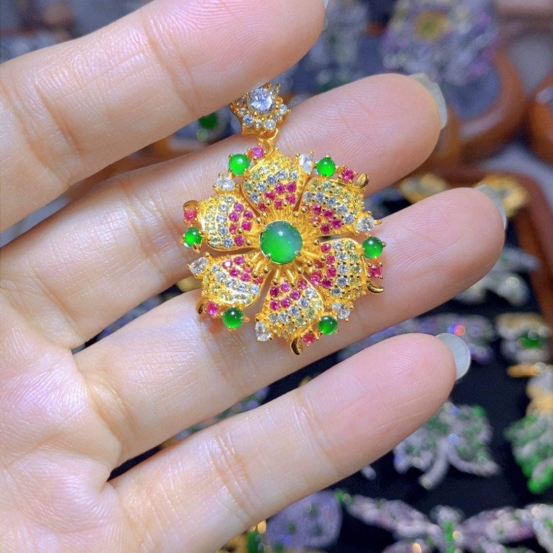 翡翠颈饰银S925镶嵌天然翡翠