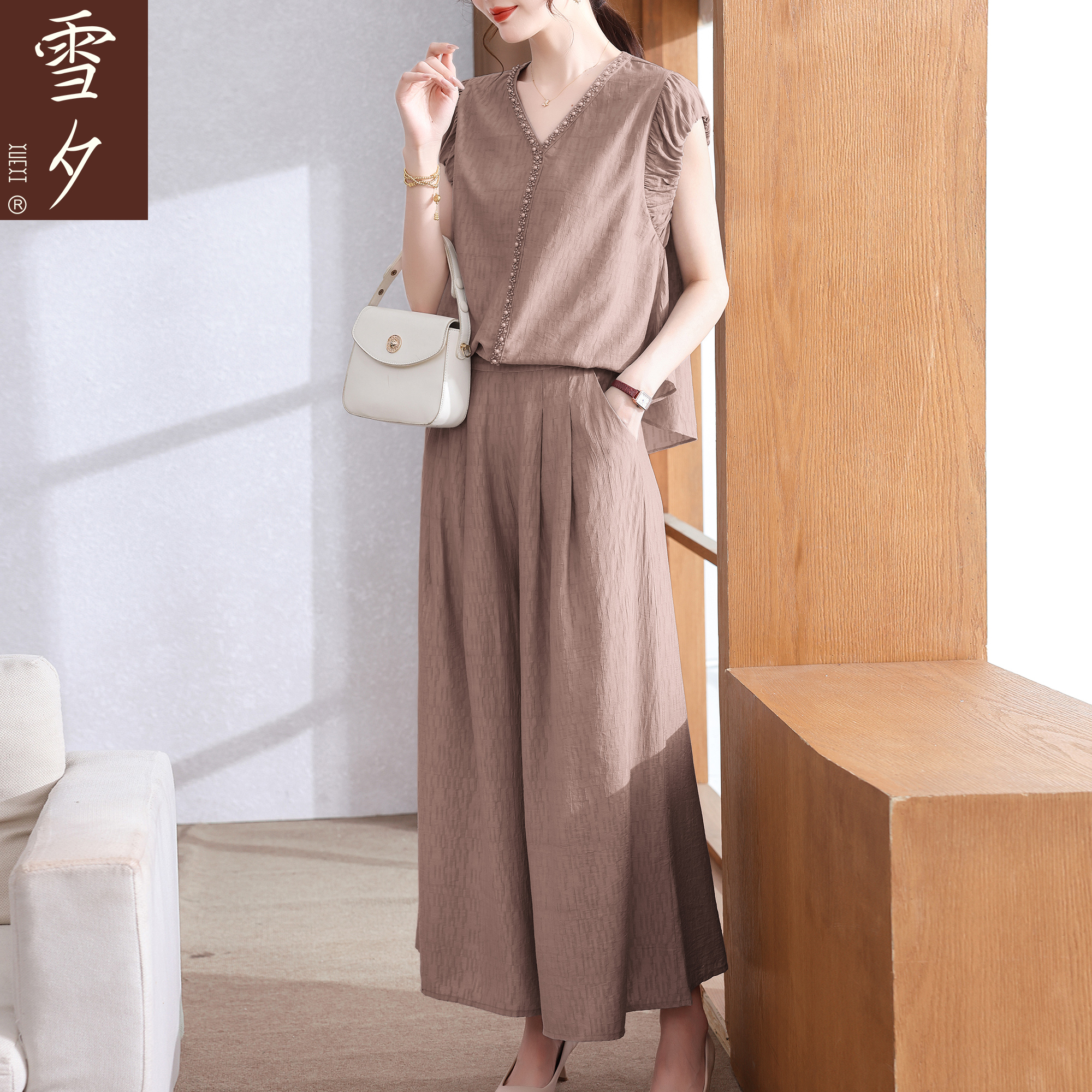 妈妈装套装夏季2025新款高级感今年流行中老年女装显瘦遮肉两件套