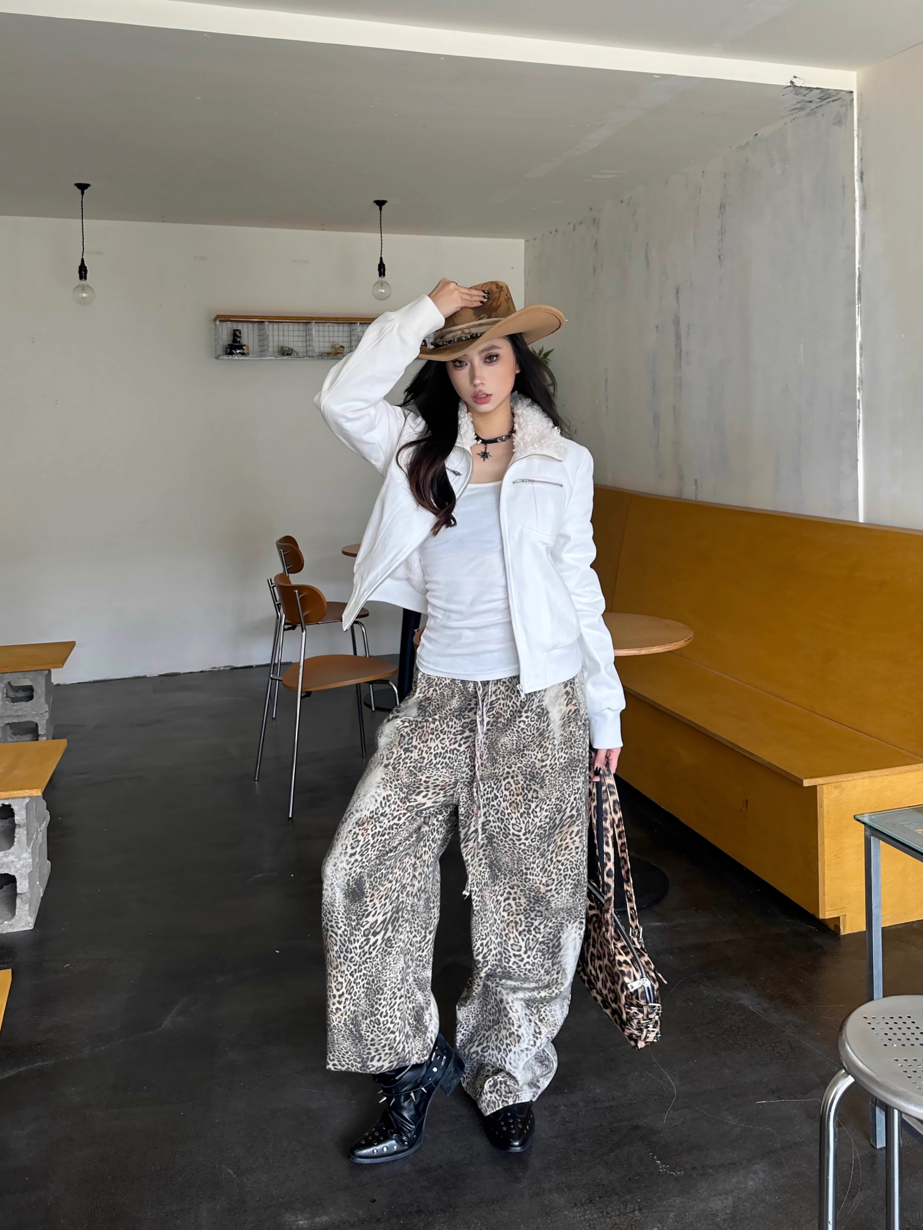 BINXLAN美式复古羊羔毛翻领拉链短款街头白正肩棉服外套修身女
