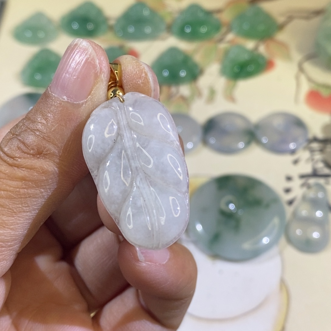 翡翠颈饰未镶嵌翡翠吊坠