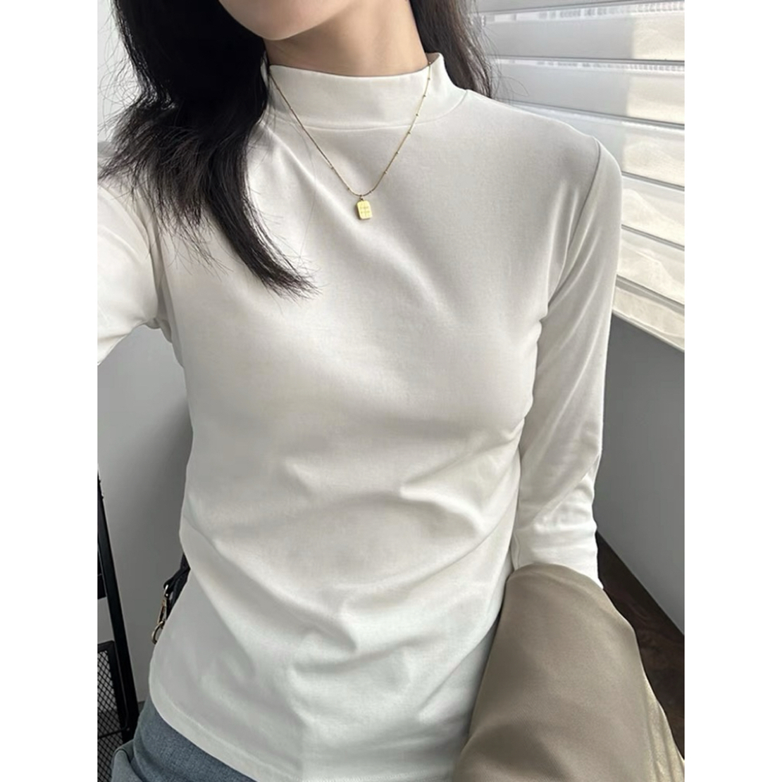 三七8692#圆领加薄绒弹性百搭长袖打底衣