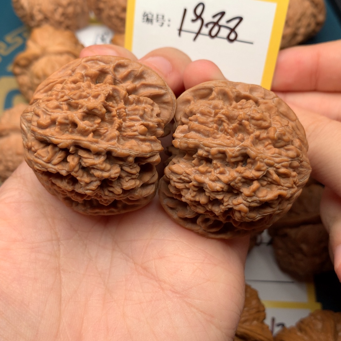 把件文玩核桃44百花山 1988