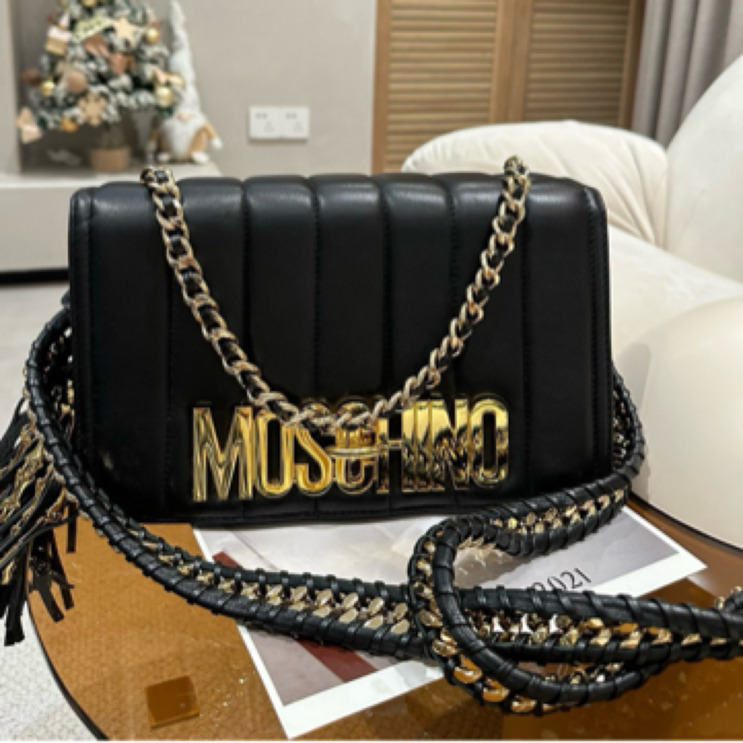 95新 Moschino/莫斯奇诺 95新 莫斯奇洛 黑色链条斜挎包