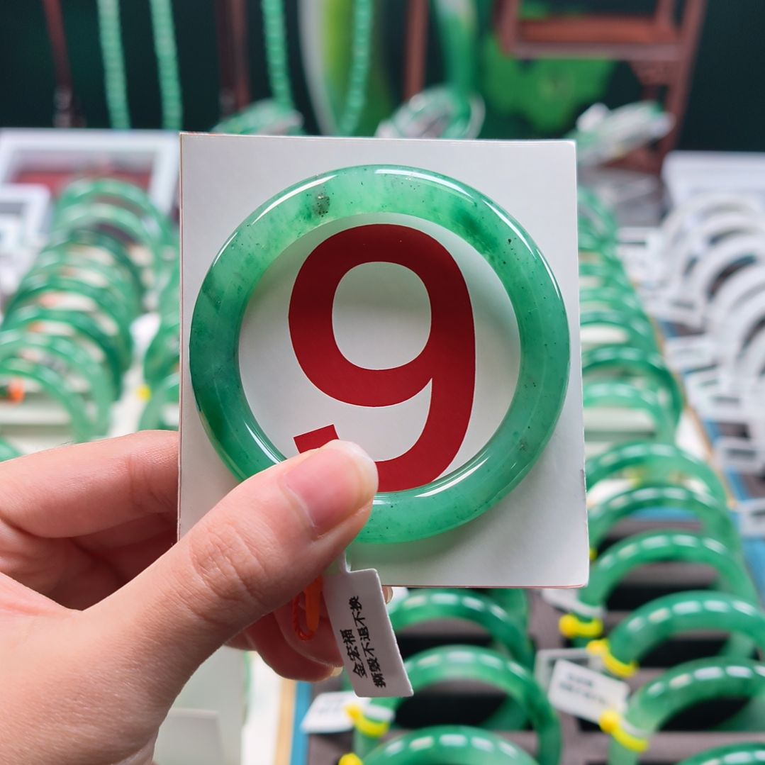 石英质玉（非洲翠）未镶嵌手镯非洲翠手镯