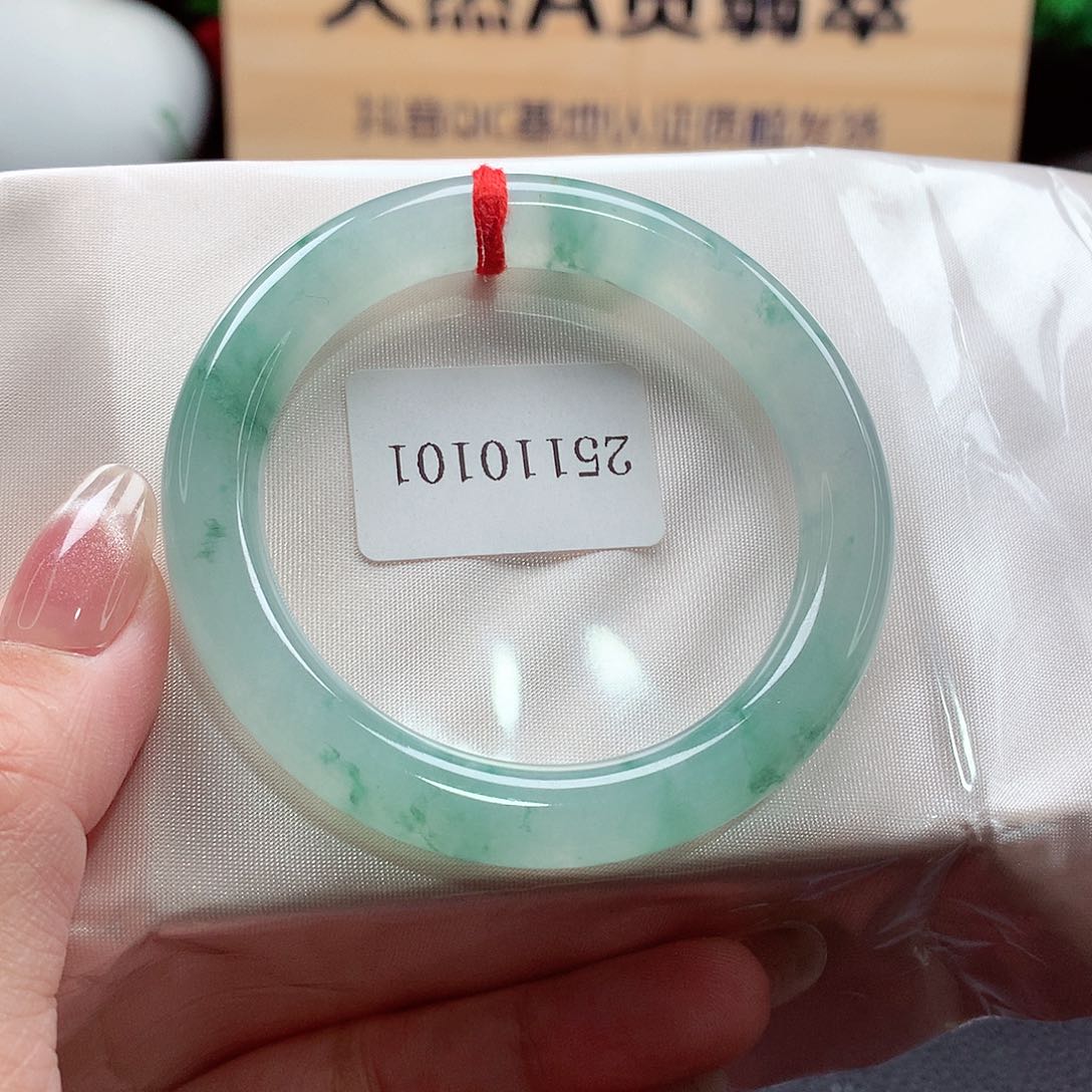 未镶嵌手镯（圆镯）翡翠90号，天然A货翡翠手镯