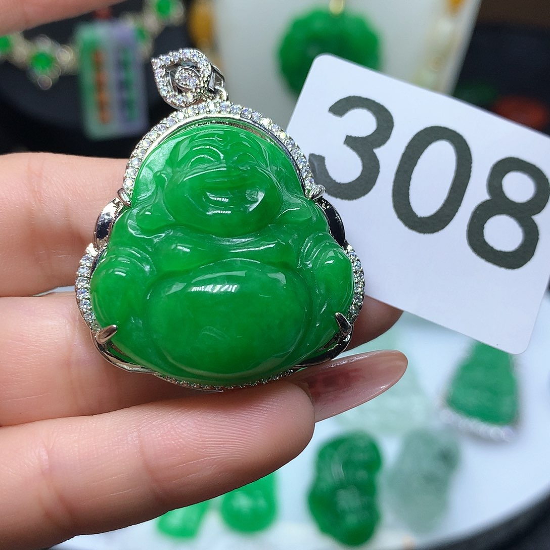 翡翠吊坠(赠链)未镶嵌