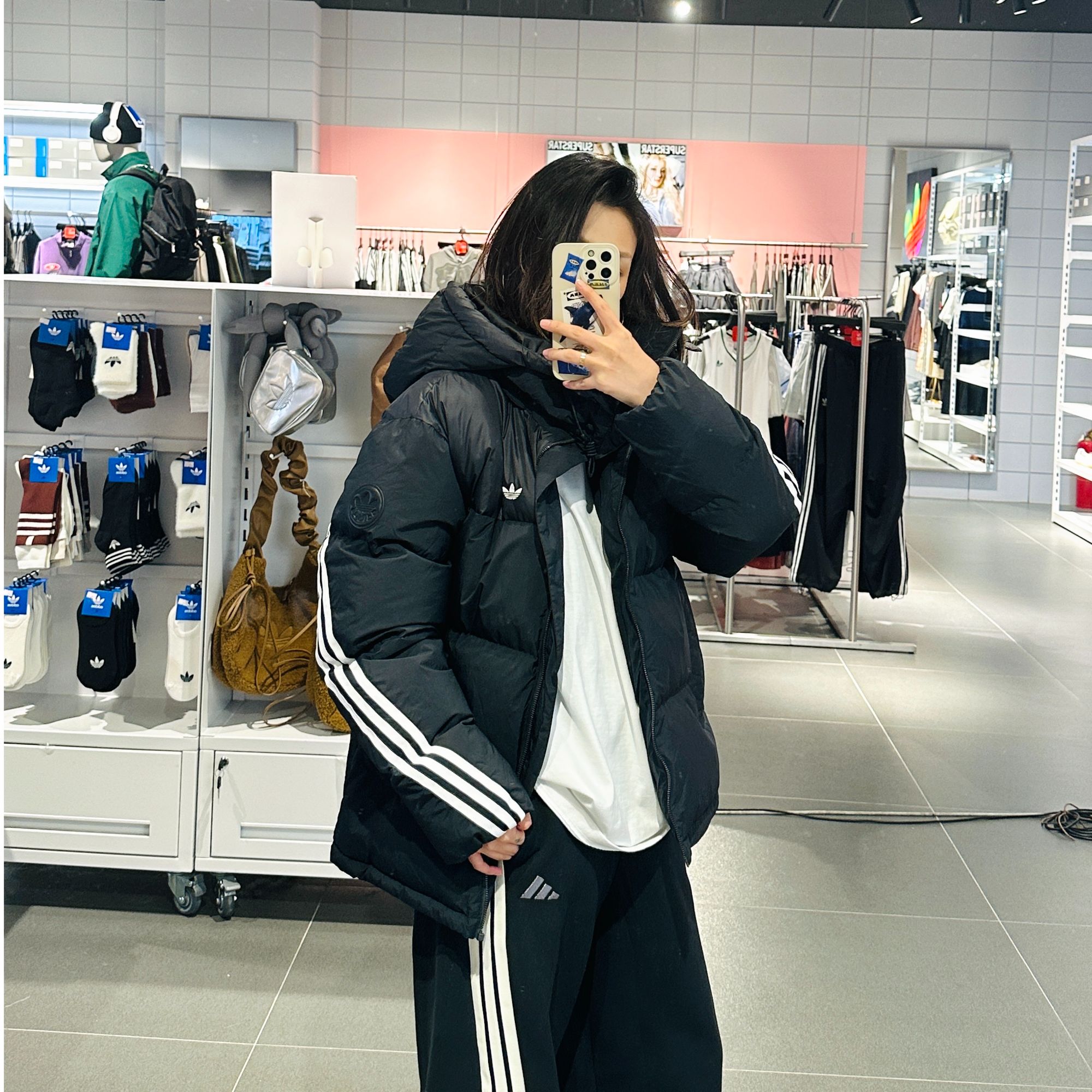 adidas PUFFER DOWN 暖「芯」科技保暖鸭绒连帽面包羽绒服KC0173
